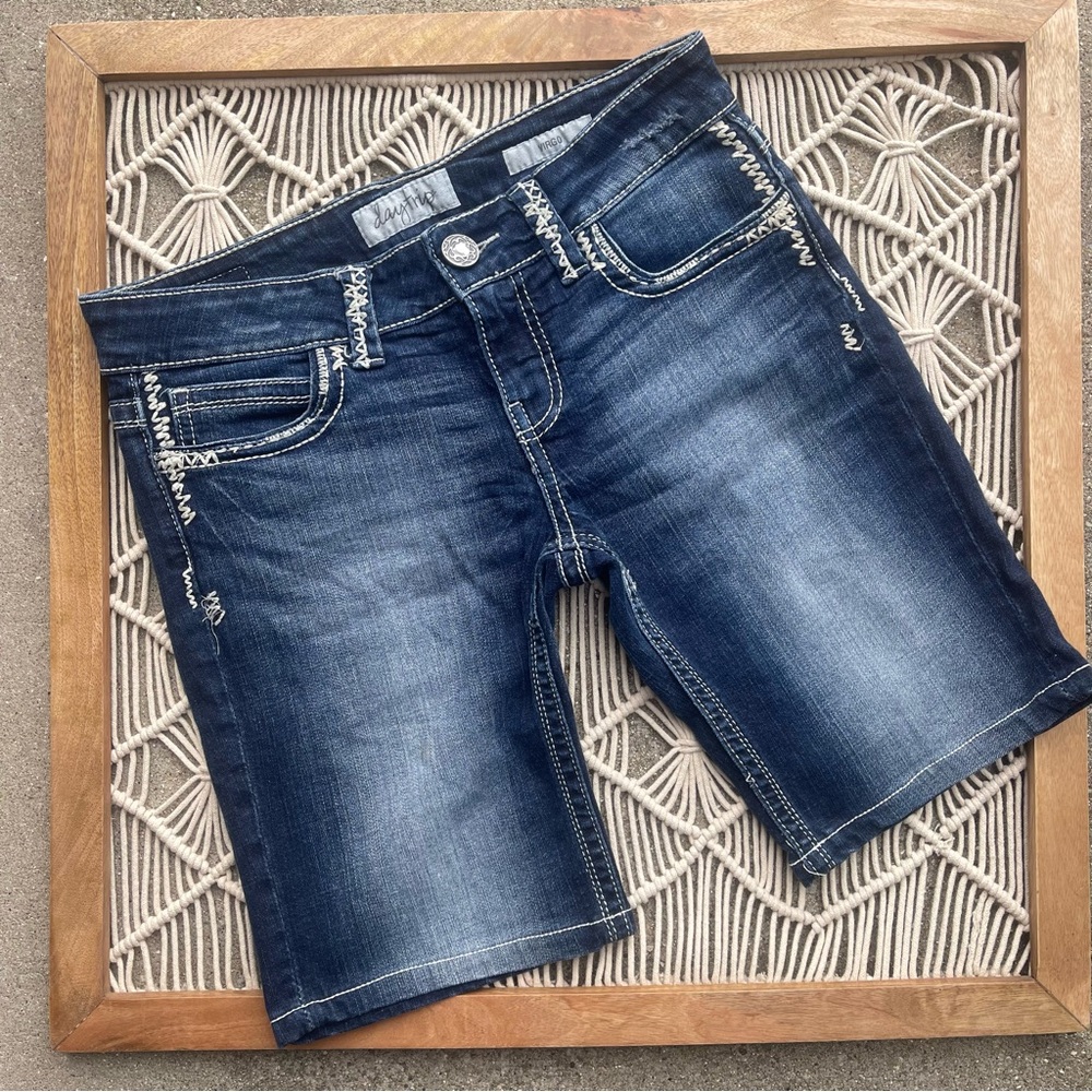 Daytrip Jean Shorts Size 27 - Picture 2 of 6